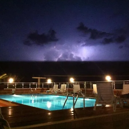 Zeus Hotel